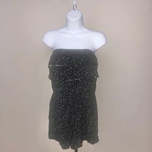 🌸URBAN OUTFITTERS Black and white romper